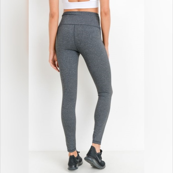 Highwaist Essential Solid Leggings - Picture 2 of 6